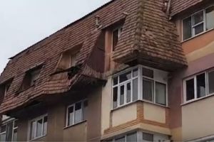 Primăria Alba Iulia: Întreţinerea elementelor de faţadă şi a acoperişurilor blocurilor sunt obligatorii pentru proprietarii acestora