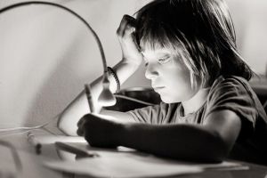 S-a lansat o platforma online care îi ajută pe elevi la teme: De acum una dintre „bătăile de cap” ale şcolarilor va fi mai facilă