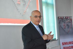 Şefii SMURD şi Serviciilor de Ambulanţă din ţară fac scut în jurul lui Raed Arafat şi ameninţă cu proteste dacă acesta va fi demis