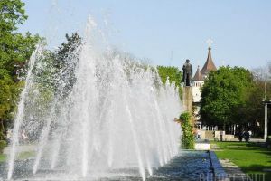 Fântână muzicală, cu jocuri de apă şi lumini, dar şi un amfiteatru în locul bazinelor din Parcul 1 Decembrie din Oradea