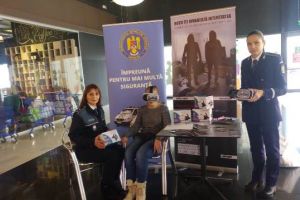 FOTO: Lansarea Campaniei de prevenire a furturilor din locuinţă “Hoţii îţi invadează intimitatea”