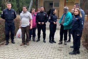 FOTO Jandarmii le-au făcut sărbătorile mai frumoase copiilor cu dizabilităţi