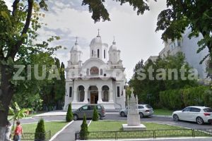 Isi vor preotul:  Credinciosii de la Biserica Adormirea Maicii Domnului“ II din Constanta i-au scris arhiepiscopului Teodosie 