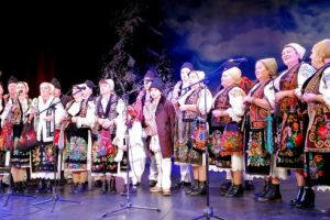 Sărbătoarea colindelor şi obiceiurilor de iarnă, pe scena Casei Municipale de Cultură „Eugen Nicoară”