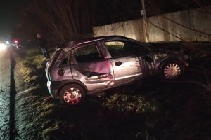Două persoane rănite într-un accident la Valea Budului