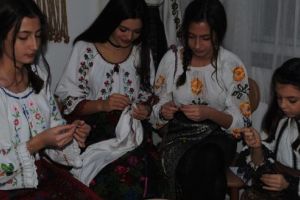 Tradiţia şezătorii, respectată cu sfinţenie la Muzeul „Anton Badea”