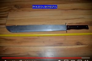 Perchezitii in Prahova, la o retea de camatari. Gruparea ii speria pe datornici cu sãbii si bâte