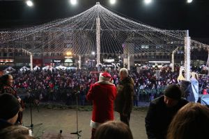 3.000 de cadouri au fost împărţite copiilor, miercuri, în centrul Sucevei