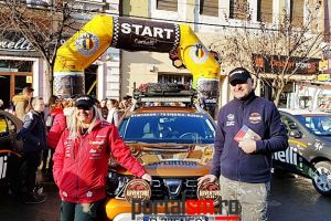 START! Cuplul sătmărean Bertici, primii români care pleacă în Siberia cu un Dacia Duster!