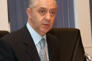 Un PITEȘTEAN, lăsat fără decoraţie de Klaus Iohannis