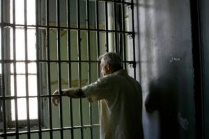 Bărbaţi din Sebeş şi Cugir, cu mandate de arestare pentru furt, depistaţi de poliţişti. Au fost depuşi în Penitenciarul Aiud