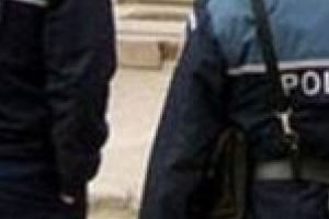 Imigranţi ilegali prinşi la o firmă din Timiş! Poliţiştii i-au escortat până la graniţă