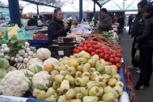 ADP Oradea anunţă că demolările nu au afectat activitatea Pieţei Cetate: funcţionează în regim normal (FOTO)