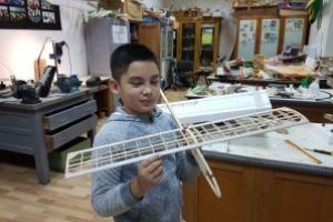 Concurs de avioane de hârtie,  la Colegiul Naţional „Mihai Viteazul” Sf. Gheorghe  