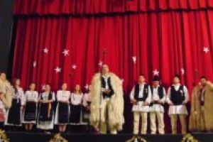 Spectacole de gală în cadrul Festivalului de colinde şi obiceiuri de iarnă „Crăciunul la români”