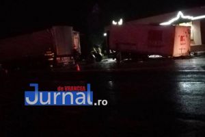 FOTO: Două camioane implicate într-un accident la Mărăşeşti