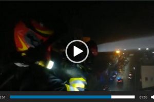 O biserică penticostală din Arad a căzut pradă flăcărilor la miezul nopţii (VIDEO)