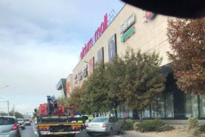 ATENȚIE ȘOFERI! Circulaţi CU PRUDENȚĂ în zona Atrium Mall