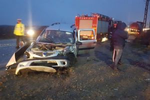 Accident grav pe DN 72 – Două persoane încarcerate. S-a circulat alternativ
