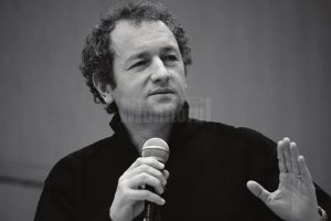 Scriitorul Dan Puric, invitat la USV, la conferinţa cu tema ,,O lume pe care s-o învingem