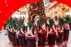 Întâlniri cu Moş Crăciun, premii şi spectacole de colinde, la Shopping City Suceava