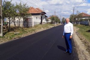 Mang trage linie după asfaltările din 2019: Din cei 142 km de covor asfaltic nou, probleme au apărut pe mai puţin de jumătate de kilometru