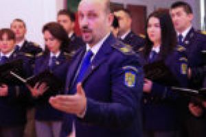 FOTO/VIDEO. Poliţişti de frontieră care cântă şi încântă… până la lacrimi!