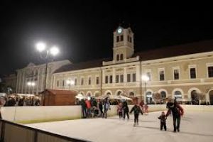 Azi se deschide Patinoarul din Piaţa Centrală