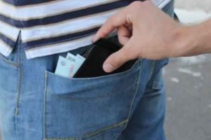 Activităţi împotriva furturilor din buzunare
