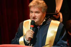 Rectorul Universităţii din Oradea, omagiat la Petroşani: Bungău va primi titlul de Doctor Honoris Causa