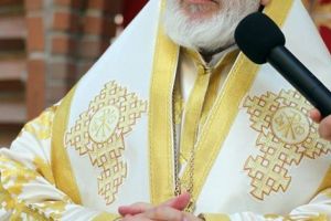 ÎPS Calinic a străpuns inimile credincioşilor: „Nu vorbeşti cu cel ce ţi-a greşit? Meriţi o medalie!”