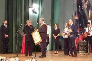 Mircea Calu, al 71-lea cetăţean de onoare al Bistriţei