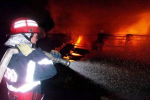 Incendiu în Odorheiu Secuiesc. Cinci autospeciale acţionează pentru stingerea focului