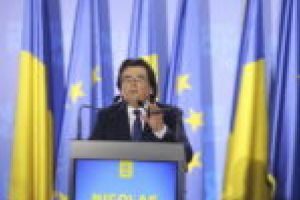 Fiecare guvern să vină cu oamenii lui! „Este normal să pună în funcţii oameni de încredere”