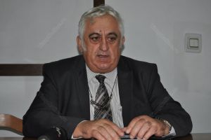 Ţuica produsă de Staţiunea Pomicolă, sub sechestru. Ioan Platon: Am oferit-o ANAF, dar nu au vrut să o ia