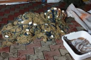 Garda de Coasta: Perchezitii domiciliare la persoane implicate in activitati de braconaj piscicol. Cinci persoane cercetate pentru furt calificat (galerie foto) 