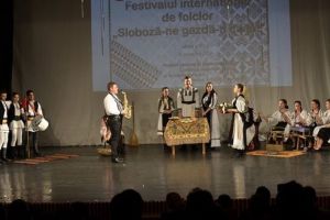 FOTO: Vizionarismul pedagogic şi un festival cu deschidere internaţională