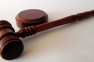 Primăria unei comune mureşene vinde apartamente!