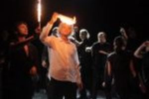 Prometeu înlănţuit, un spectacol în memoria eroilor căzuţi în timpul Revoluţiei