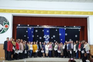 După 45 de ani, maeştrii dansului popular s-au reîntâlnit la Casa de Cultură Găeşti