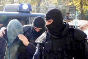 Bărbat căutat pentru infracţiuni de lovire şi violenţă, prins la Vama Petea