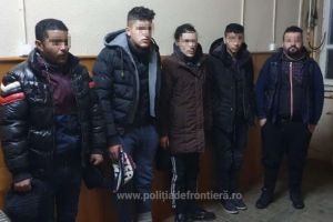 Opriţi din fuga spre Occident: Opt migranţi afro-asiatici, prinşi de poliţiştii de frontieră în apropiere de graniţă