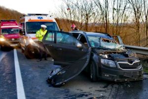 ACCIDENT cu TREI VICTIME pe DN 7: Un bărbat, o femeie şi un copil, luaţi cu SMURD-ul (FOTO)