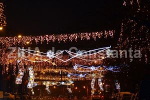 Fotoreportaj:  Cum a fost impodobit, in ultimii ani, bulevardul Alexandru Lapusneanu, una dintre principalele artele rutiere din Constanta (galerie foto) 