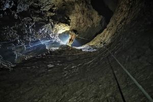 769 de metri – record de adâncime, într-o peşteră din România