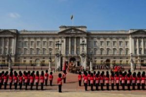 Familia Regala Britanica angajeaza sef pentru social media