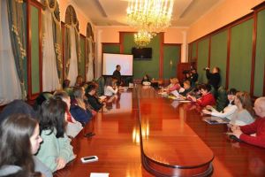 Cea de-a treia ediţie a mesei rotunde „Interferenţe lingvistice şi culturale la Cernăuţi ...