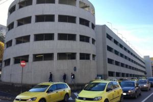 Parcarea supraetajata din zona Spitalului Clinic Judetean de Urgenta Constanta a devenit functionala (galerie foto) 