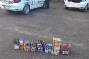 Tânăr prins cu zeci de articole pirotehnice, în judeţ. S-a ales cu dosar penal
