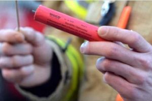 Un tânăr din Botoşani a aruncat o petardă pe geamul maşinii. Amenda primită de la jandarmi!